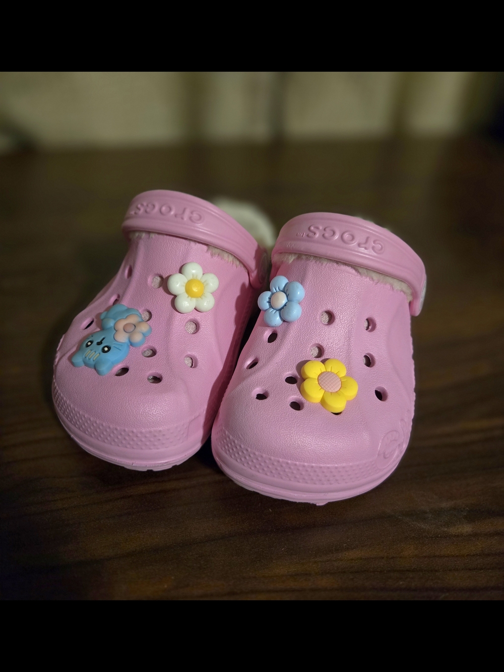 Girls Crocs Pink Lined with Floral Charms